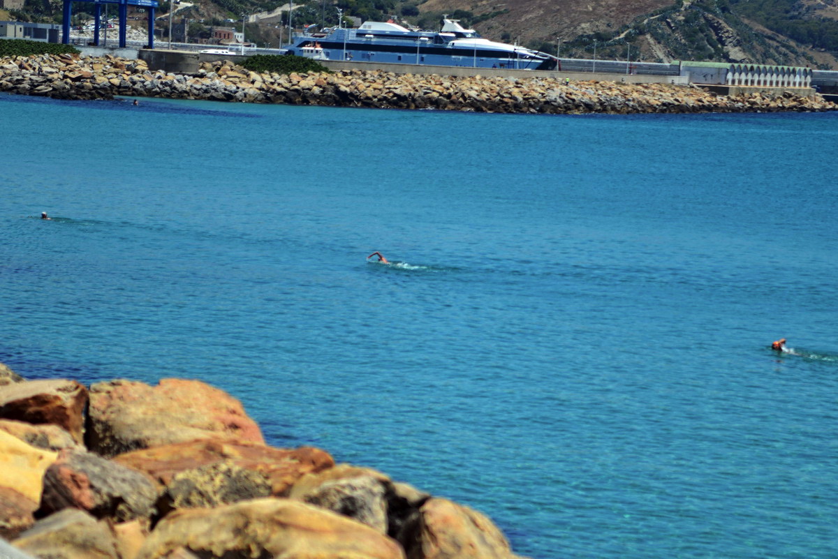 Schwimmen in Tarifa im 18 Grad warmen Wasser
