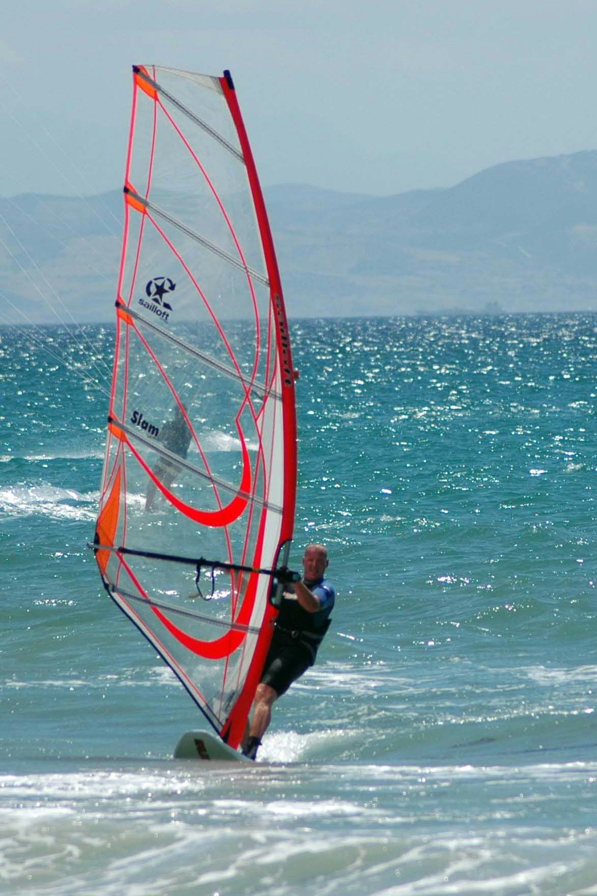 Windsurfen an Spots in Tarifa die immer Wind verheissen
